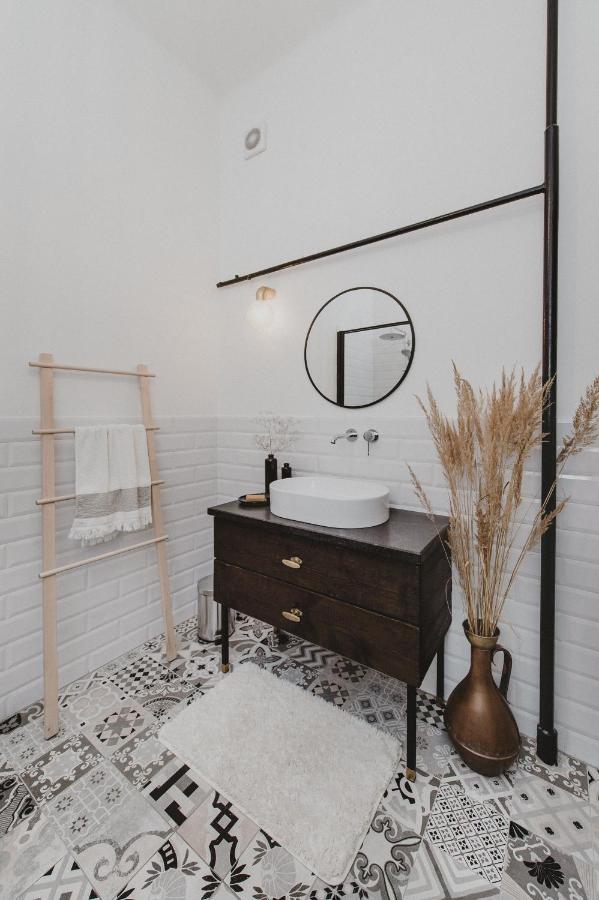 Cozy Apartment Near Zalgirio Arena By Urban Rent Kaunas Kültér fotó